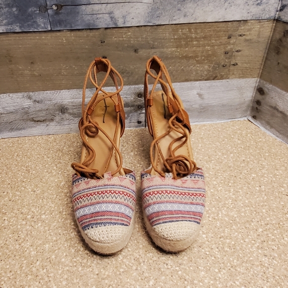 Multi-colored Strappy Espadrille Wedges Wrap Around Ankle - Picture 2 of 8